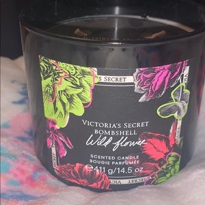 Victoria’s Secret Bombshell Wildflower candle